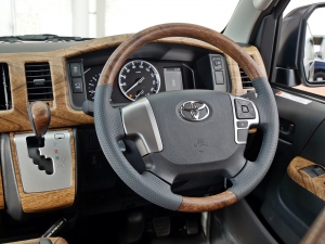 ハイエースバンDX　4WD　ディーゼル　丸目