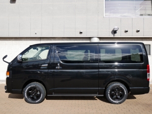 ハイエースバン新車アウトレットディーゼル4WD　丸目カスタム　ネオクラシック