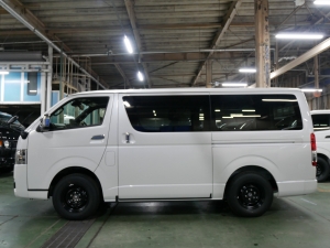 ハイエースバン新車一部改良後　ディーゼル四駆