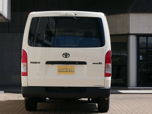 ハイエースバン新車アウトレットディーゼル4WD　丸目カスタム　ネオクラシック