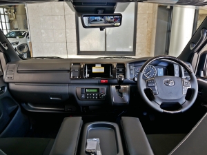 ハイエースバン新車一部改良後　ディーゼル四駆