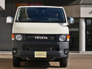 ハイエースバンディーゼル4WD　丸目カスタム　ネオクラシック