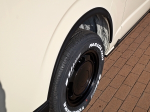 ハイエースバンディーゼル4WD　丸目カスタム　ネオクラシック