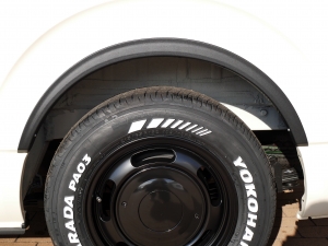 ハイエースバンディーゼル4WD　丸目カスタム　ネオクラシック