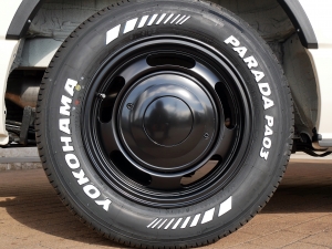 ハイエースバンディーゼル4WD　丸目カスタム　ネオクラシック