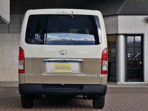 ハイエースバンディーゼル4WD　丸目カスタム　ネオクラシック