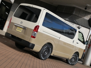 ハイエースバンディーゼル4WD　丸目カスタム　ネオクラシック