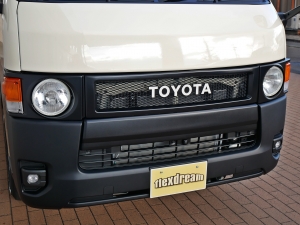 ハイエースバンディーゼル4WD　丸目カスタム　ネオクラシック