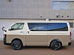 ハイエースバンディーゼル4WD　丸目カスタム　ネオクラシック