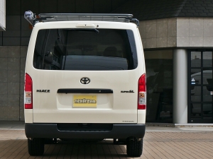 ハイエースバン新車アウトレットディーゼル4WD　丸目カスタム　ネオクラシック