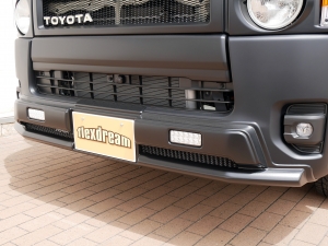 ハイエースバン新車アウトレットディーゼル4WD　丸目カスタム　ネオクラシック