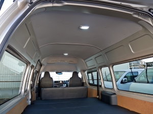 ハイエースバンスパロン　4WD　ディーゼル
