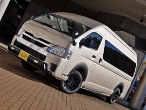 ハイエースバンスパロン　4WD　ディーゼル