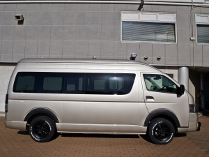 ハイエースバンスパロン　4WD　ディーゼル