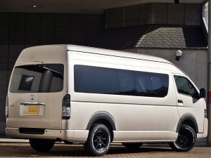 ハイエースバンスパロン　4WD　ディーゼル