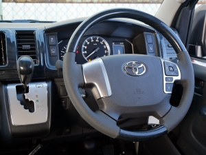 ハイエースバンスパロン　4WD　ディーゼル