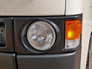 ハイエースバンディーゼル4WD　丸目カスタム　ネオクラシック