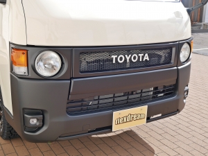 ハイエースバンディーゼル4WD　丸目カスタム　ネオクラシック