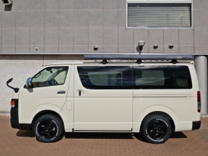 ハイエースバンディーゼル4WD　丸目カスタム　ネオクラシック