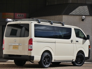 ハイエースバンディーゼル4WD　丸目カスタム　ネオクラシック