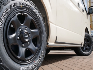 ハイエースバンディーゼル4WD　丸目カスタム　ネオクラシック