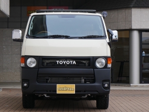 ハイエースバンディーゼル4WD　丸目カスタム　ネオクラシック