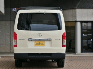 ハイエースバンディーゼル4WD　丸目カスタム　ネオクラシック