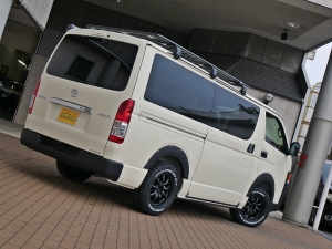 ハイエースバンディーゼル4WD　丸目カスタム　ネオクラシック