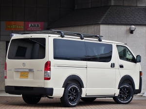 ハイエースバンディーゼル4WD　丸目カスタム　ネオクラシック