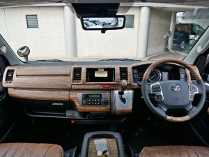 ハイエースバンディーゼル4WD　丸目カスタム　ネオクラシック