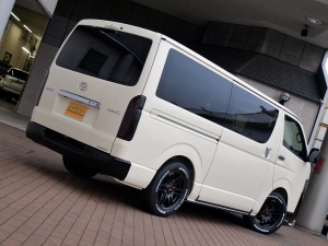 ハイエースバンディーゼル4WD　カスタムコンプリート
