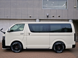 ハイエースバンディーゼル4WD　カスタムコンプリート