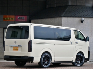 ハイエースバンディーゼル4WD　カスタムコンプリート