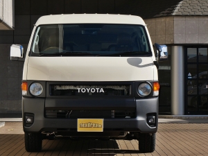 ハイエースバン特設カラーライトイエロー　安全装備付き