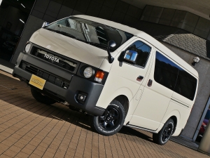 ハイエースバン特設カラーライトイエロー　安全装備付き