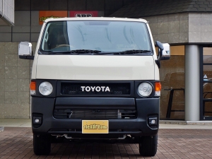 ハイエースバンディーゼル4WD　丸目カスタム　ネオクラシック