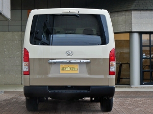 ハイエースバンディーゼル4WD　丸目カスタム　ネオクラシック
