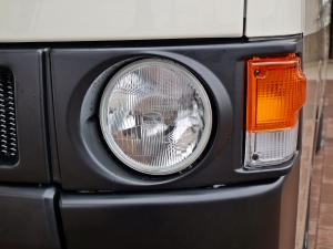 ハイエースバンディーゼル4WD　丸目カスタム　ネオクラシック