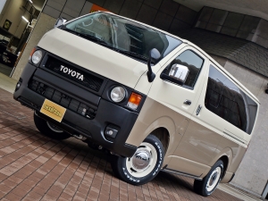 ハイエースバンディーゼル4WD　丸目カスタム　ネオクラシック