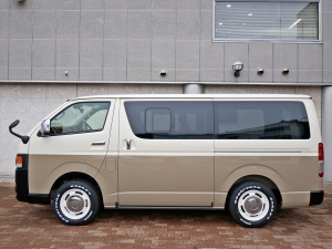 ハイエースバンディーゼル4WD　丸目カスタム　ネオクラシック