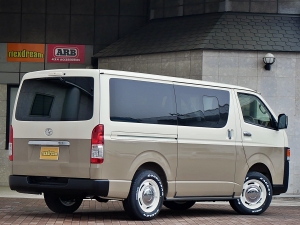 ハイエースバンディーゼル4WD　丸目カスタム　ネオクラシック