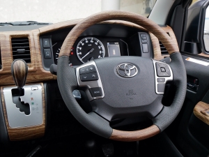 ハイエースバンディーゼル4WD　丸目カスタム　ネオクラシック