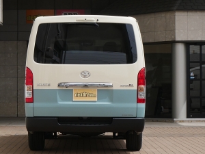 ハイエースバン新車アウトレットディーゼル4WD　丸目カスタム　ネオクラシック