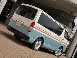 ハイエースバン新車アウトレットディーゼル4WD　丸目カスタム　ネオクラシック