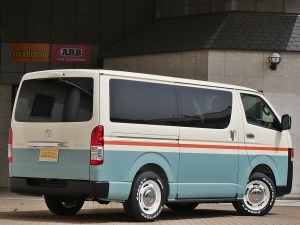 ハイエースバン新車アウトレットディーゼル4WD　丸目カスタム　ネオクラシック