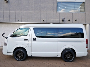 ハイエースワゴン１０人乗り　車中泊できる街乗り仕様車