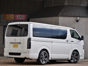 ハイエースバン新車一部改良後　ディーゼル四駆