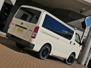 ハイエースバンディーゼル4WD　丸目カスタム　ネオクラシック