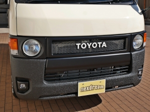 ハイエースバンディーゼル4WD　丸目カスタム　ネオクラシック