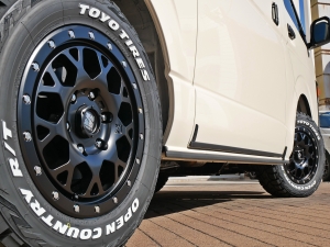 ハイエースバンディーゼル4WD　丸目カスタム　ネオクラシック